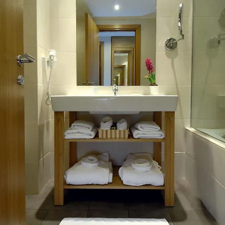 Hotel The Gate 4*