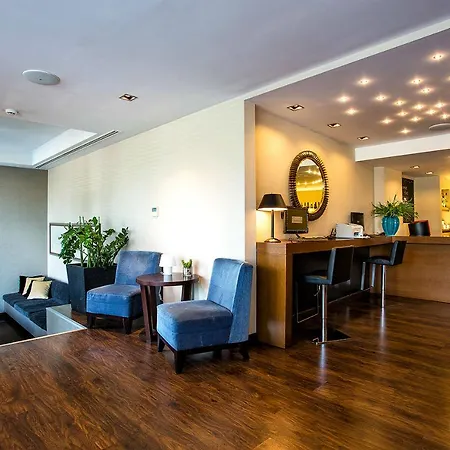 Hotel The Gate 4*