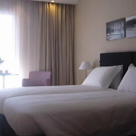 The Gate Hotel 4*